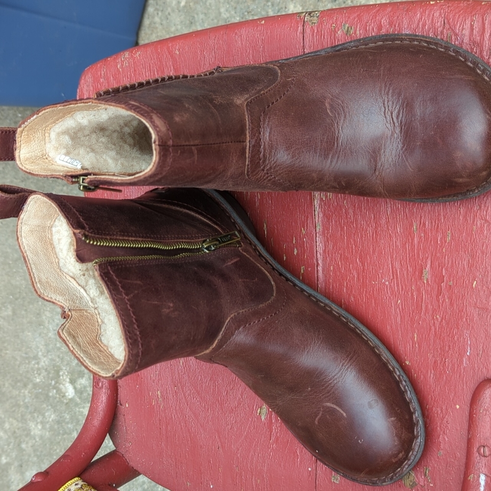 Ugg insulated boot